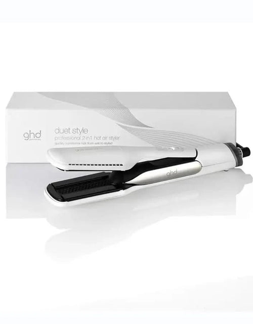 تحميل الصورة إلى عارض المعرض، جهاز تصفيف الشعر بالهواء الساخن 2 في 1 من GHD Duet Style باللون الأبيض
