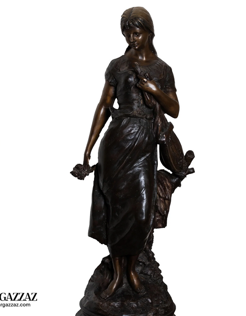 Load image into Gallery viewer, A girl from the Roman era Beautiful classic Italian bronze statue of a young girl from the Roman era on a marble column
