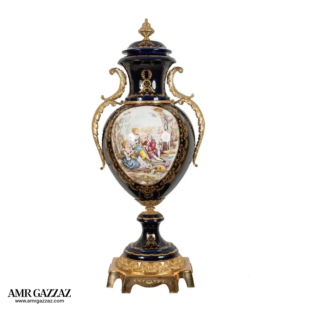 Acf Victorian romantic French Porcelain Gilt luxury Vase with bronze handle