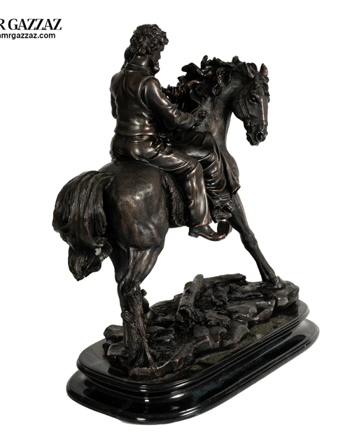 Load image into Gallery viewer, Love Couple Sitting on Horse wooden status

