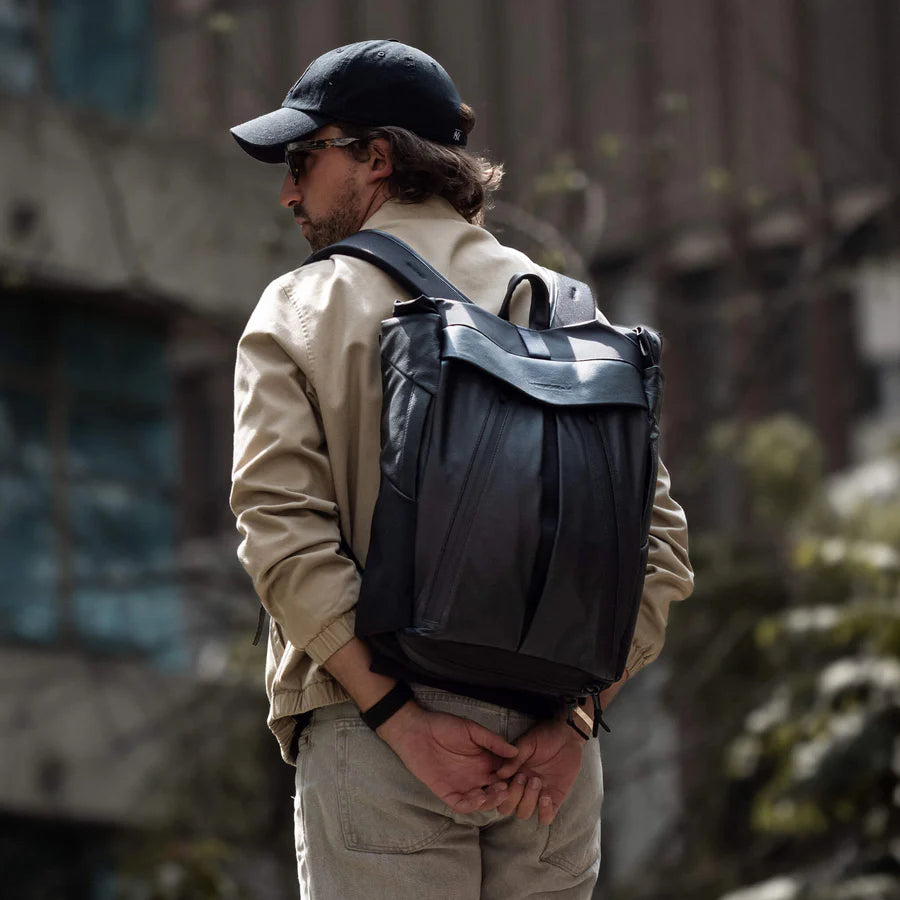 LEATHER ANTI-THEFT SPEED BACKPACK