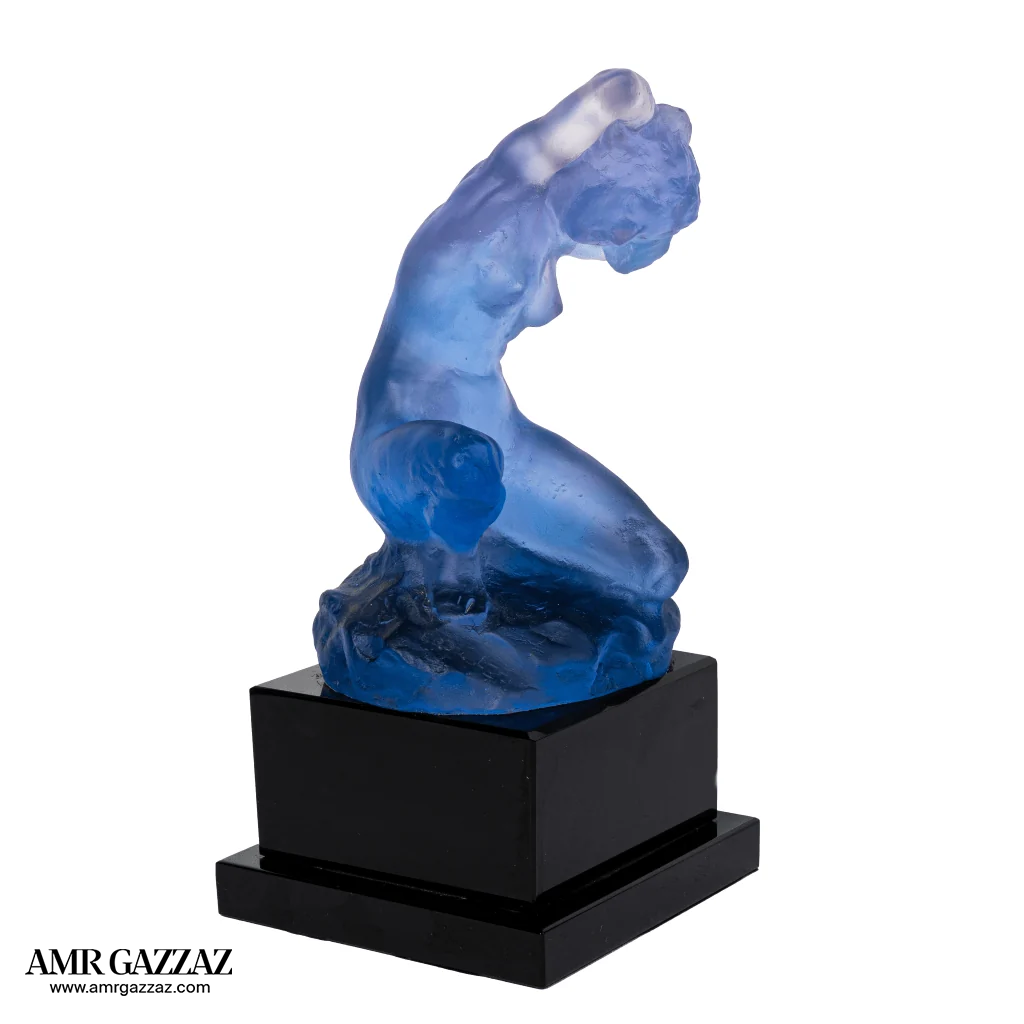 A PATE-DE-VERRE LADY GLASS SCULPTURE