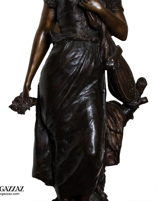 Load image into Gallery viewer, A girl from the Roman era Beautiful classic Italian bronze statue of a young girl from the Roman era on a marble column
