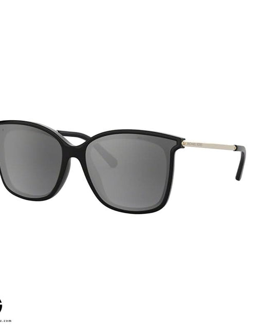 تحميل الصورة إلى عارض المعرض، نظارات شمسية مايكل كورس بتصميم جريء للنساء 1
