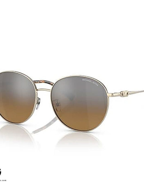 تحميل الصورة إلى عارض المعرض، نظارات شمسية مايكل كورس كلاسيك تشارم للنساء 8

