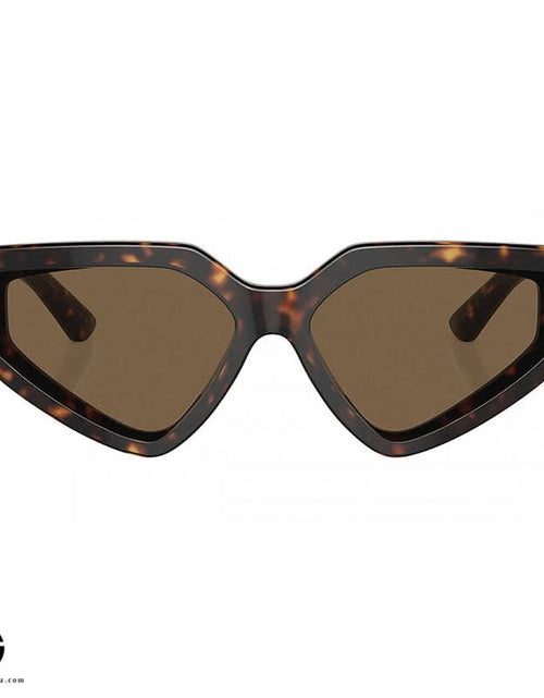 تحميل الصورة إلى عارض المعرض، نظارات شمسية دولتشي آند غابانا بتصميم جريء للنساء 9
