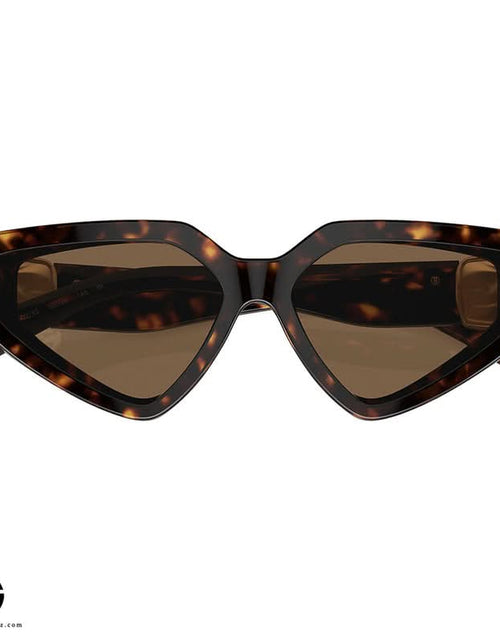 تحميل الصورة إلى عارض المعرض، نظارات شمسية دولتشي آند غابانا بتصميم جريء للنساء 9
