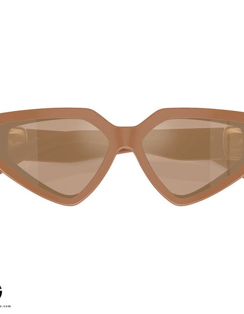 تحميل الصورة إلى عارض المعرض، نظارة شمسية دولتشي آند غابانا كلاسيك تشارم للنساء مقاس 10
