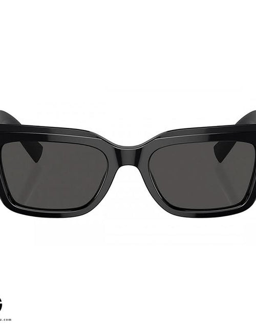 تحميل الصورة إلى عارض المعرض، نظارات شمسية دولتشي آند غابانا أناقة يومية للنساء 15
