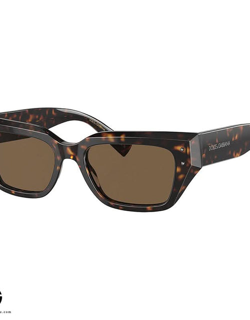 تحميل الصورة إلى عارض المعرض، نظارة شمسية دولتشي آند غابانا كلاسيك تشارم للنساء مقاس 16
