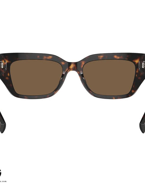 تحميل الصورة إلى عارض المعرض، نظارة شمسية دولتشي آند غابانا كلاسيك تشارم للنساء مقاس 16
