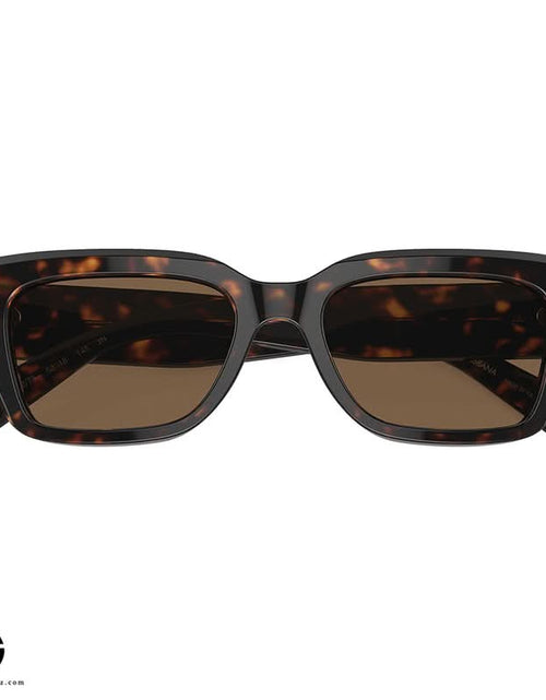 تحميل الصورة إلى عارض المعرض، نظارة شمسية دولتشي آند غابانا كلاسيك تشارم للنساء مقاس 16
