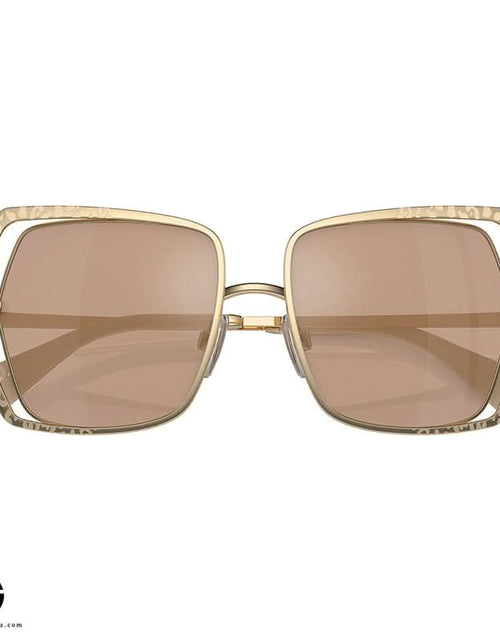 تحميل الصورة إلى عارض المعرض، نظارة شمسية دولتشي آند غابانا كلاسيك تشارم للنساء مقاس 19
