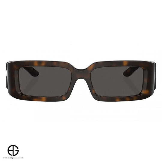 نظارات شمسية دولتشي آند غابانا بتصميم جريء للجنسين 1