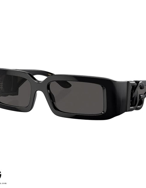 تحميل الصورة إلى عارض المعرض، نظارات شمسية من دولتشي آند غابانا بتصميم خالد للجنسين 2
