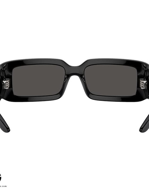 تحميل الصورة إلى عارض المعرض، نظارات شمسية من دولتشي آند غابانا بتصميم خالد للجنسين 2
