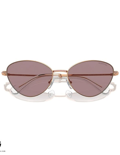 تحميل الصورة إلى عارض المعرض، نظارات شمسية سواروفسكي كاجوال فايب للنساء 11
