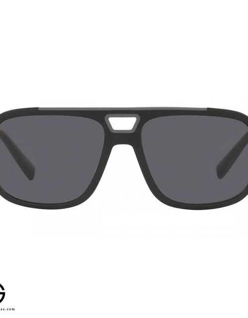 تحميل الصورة إلى عارض المعرض، نظارة شمسية دولتشي آند غابانا بتصميم جريء للرجال مقاس 37
