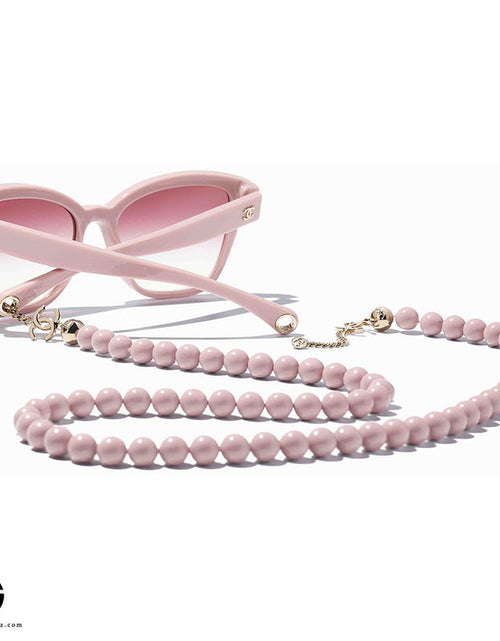 Load image into Gallery viewer, Sunglasses CHANEL Bold Design Woman 4
