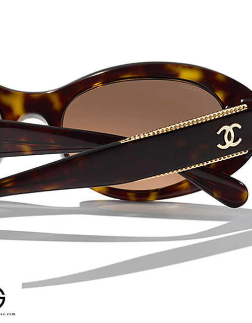 Load image into Gallery viewer, Sunglasses CHANEL Classic Charm Woman 10
