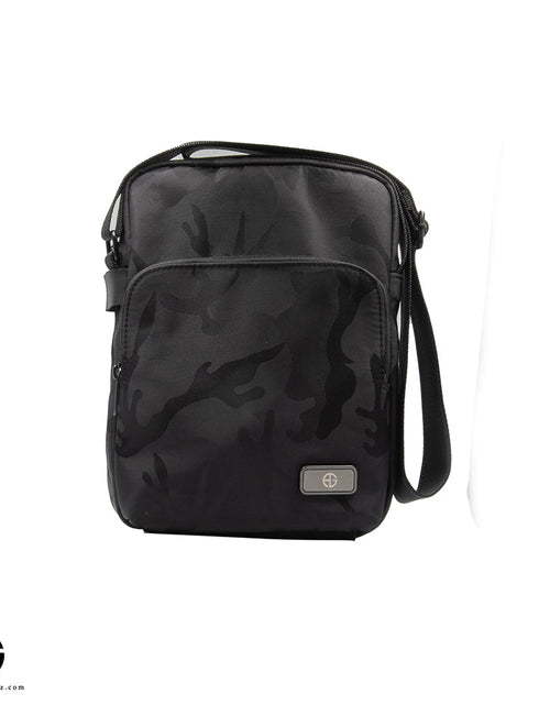 تحميل الصورة إلى عارض المعرض، حقيبة AG Stealth Crossbody - إصدار مموه باللون الأسود
