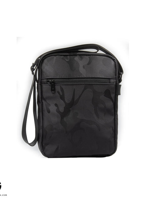 تحميل الصورة إلى عارض المعرض، حقيبة AG Stealth Crossbody - إصدار مموه باللون الأسود
