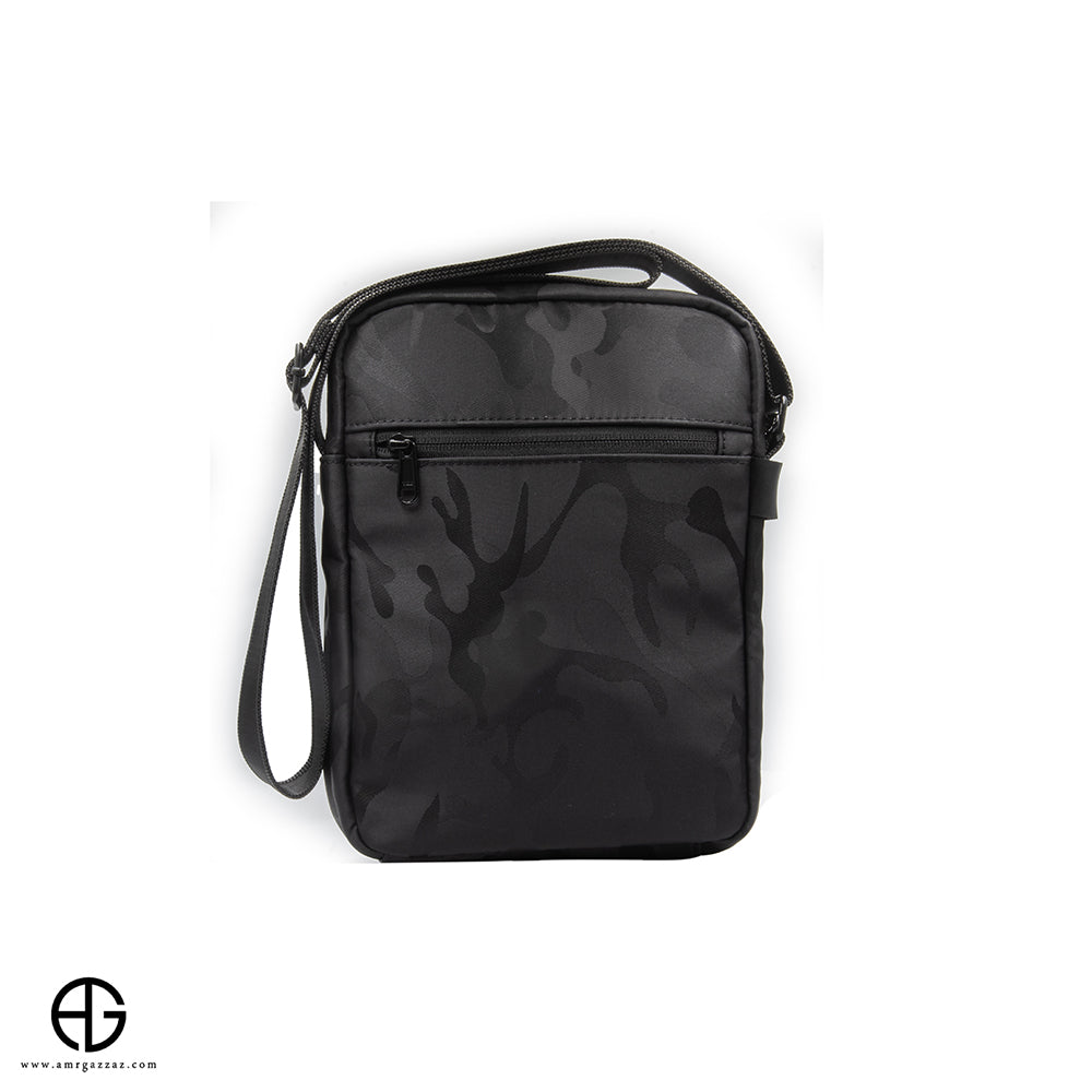 حقيبة AG Stealth Crossbody - إصدار مموه باللون الأسود