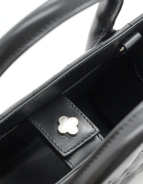 Load image into Gallery viewer, Black quilted leather small tote bag
