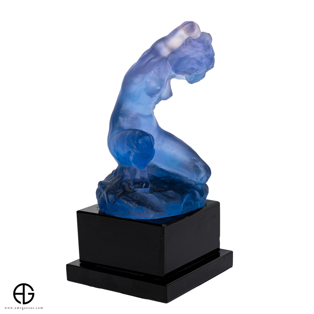 A PATE-DE-VERRE LADY GLASS SCULPTURE