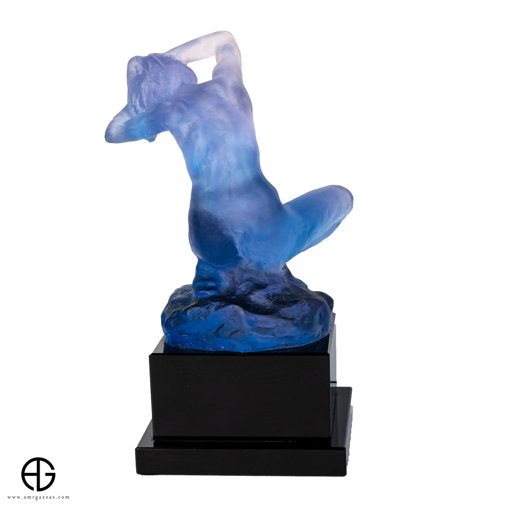 A PATE-DE-VERRE LADY GLASS SCULPTURE