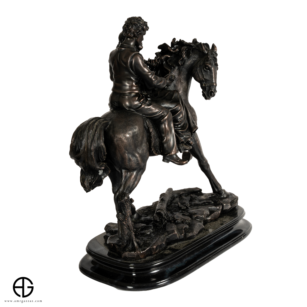 Love Couple Sitting on Horse wooden status