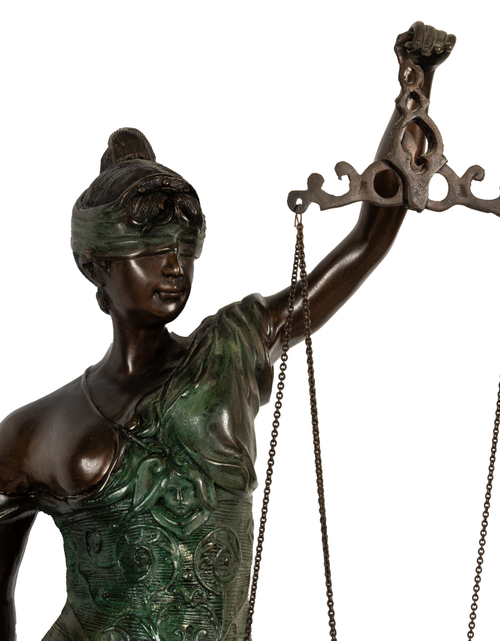 تحميل الصورة إلى عارض المعرض، A bronze Justice Statue
