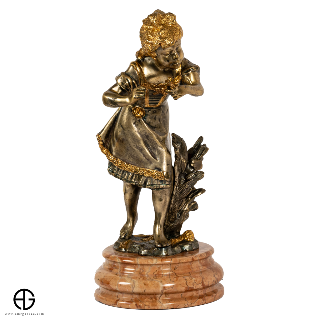 Bronze status Lady Maid Italy Vintage