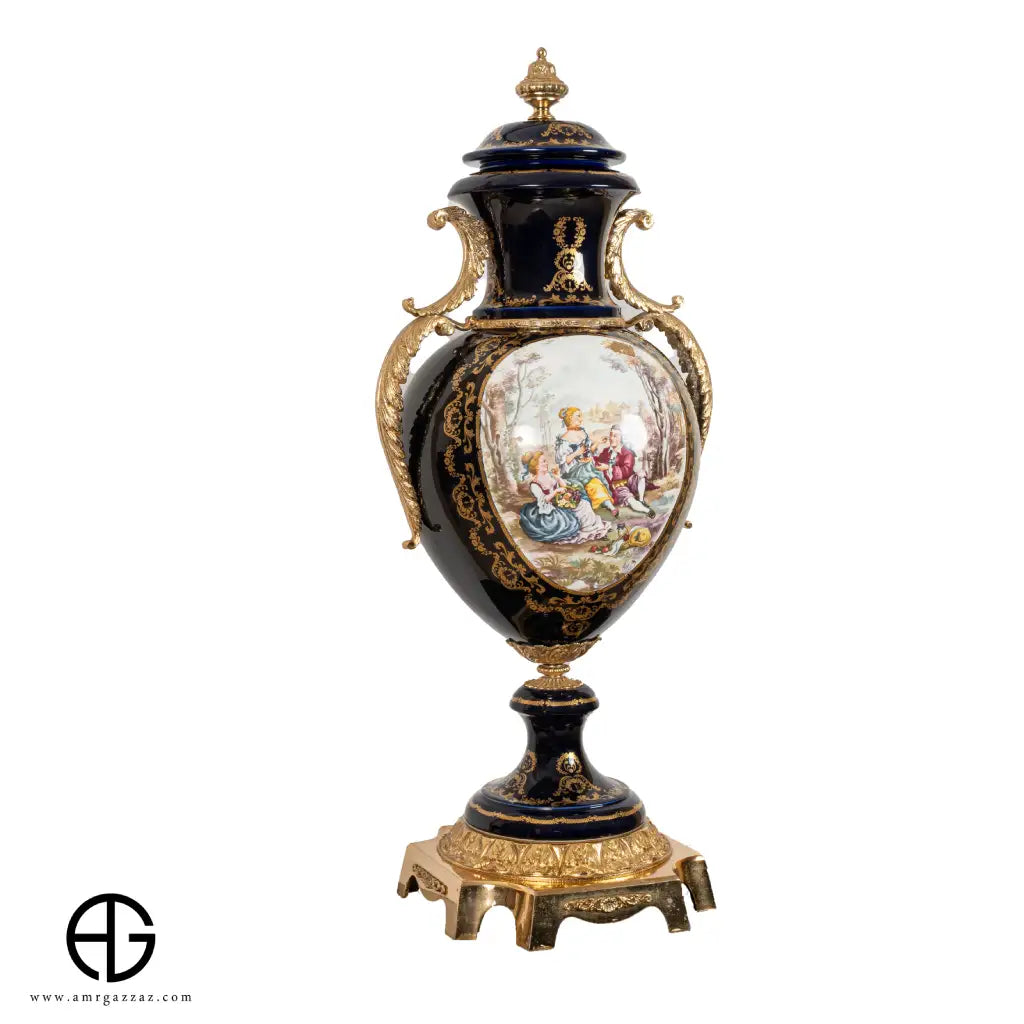 Acf Victorian romantic French Porcelain Gilt luxury Vase with bronze handle