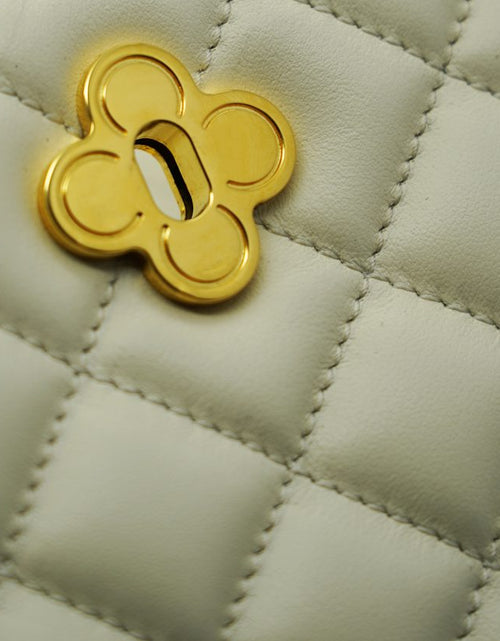 Load image into Gallery viewer, Opèra Quilted Ivory leather shoulder chain bag
