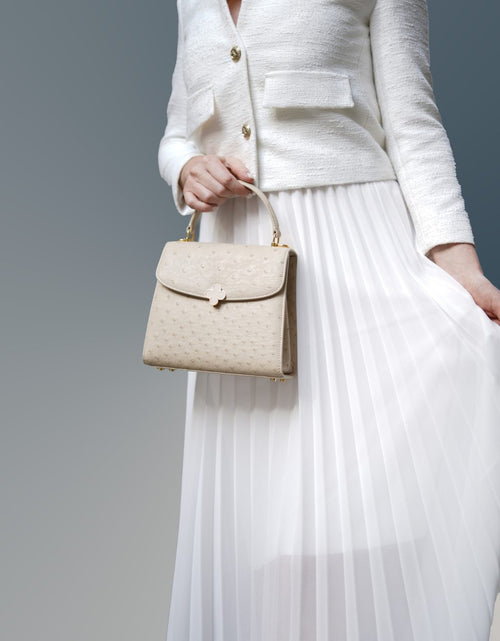 Load image into Gallery viewer, Tiffany 21 Beige Ostrich leather handbag
