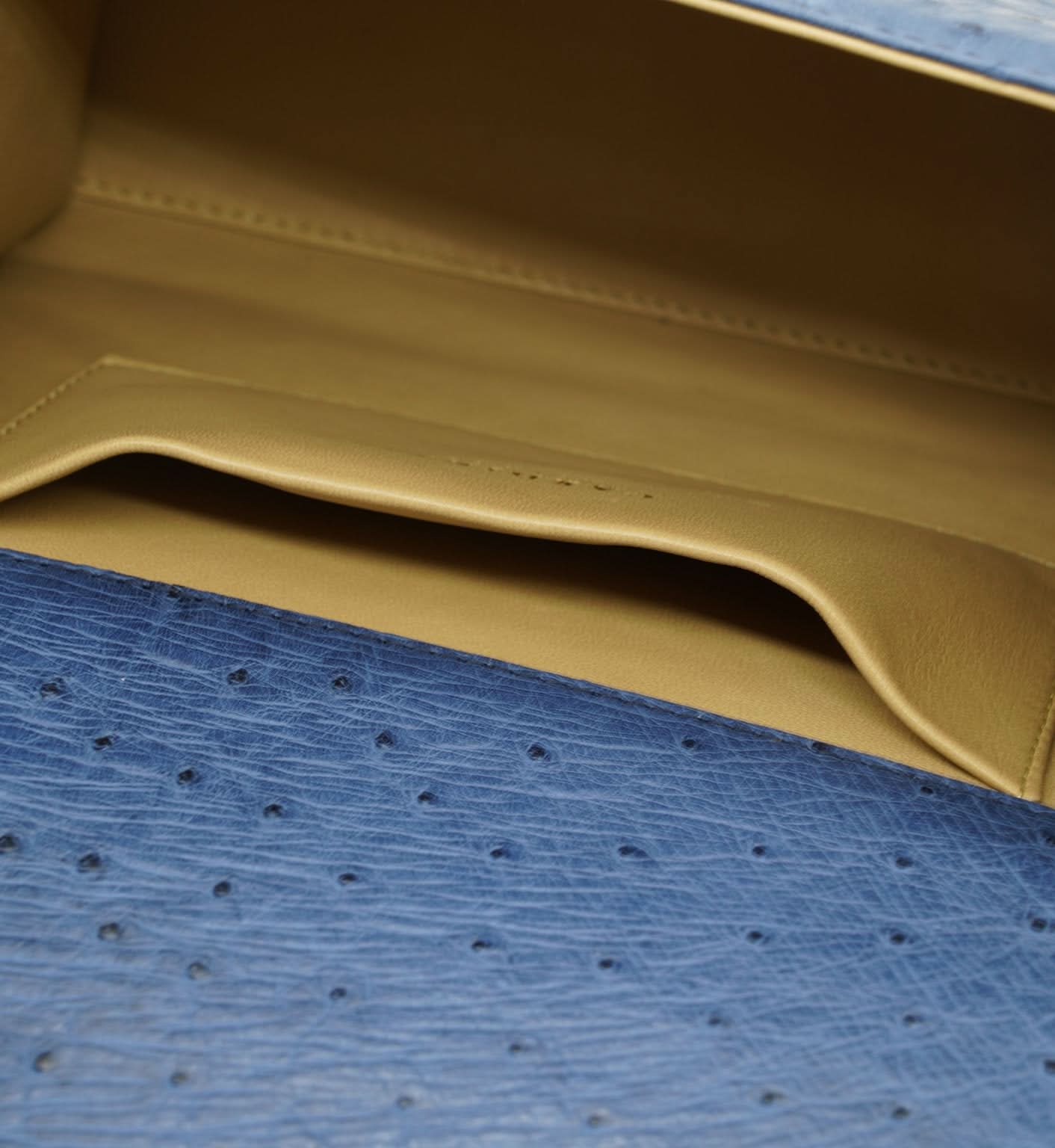 حقيبة يد جلدية زرقاء من جلد النعام للسيدة الأولى