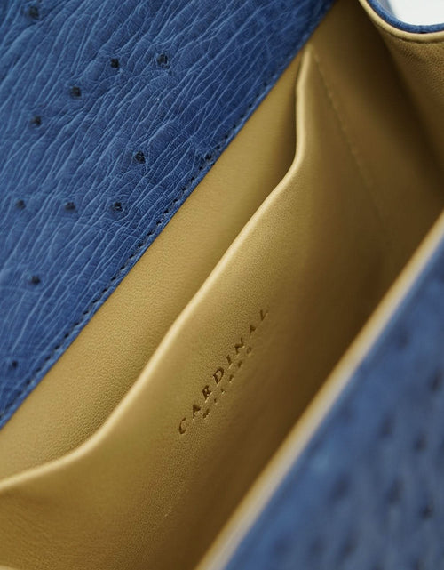 تحميل الصورة إلى عارض المعرض، حقيبة يد جلدية زرقاء من جلد النعام للسيدة الأولى
