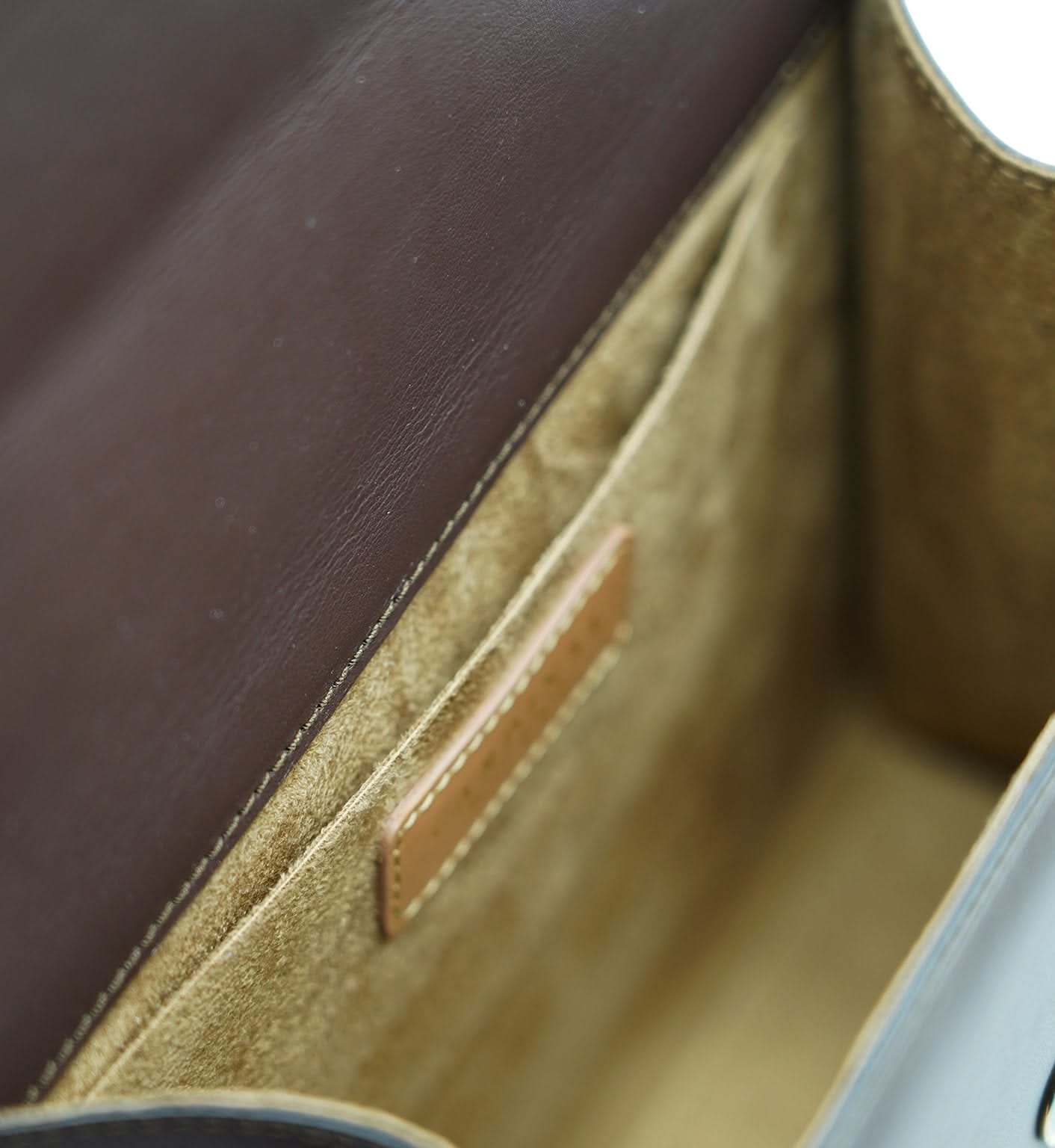 حقيبة يد جلدية عادية بلون الشوكولاتة من First Lady Secrets