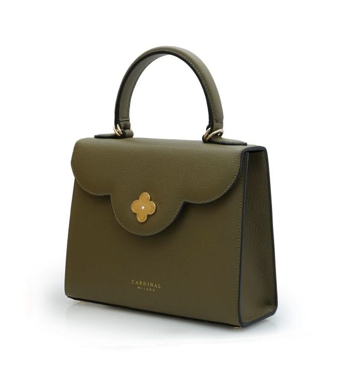 حقيبة يد جلدية عسكرية خضراء اللون للسيدة الأولى