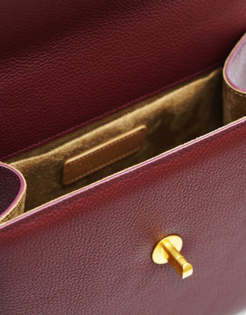 Load image into Gallery viewer, First Lady Flower-twist antique gold Burgundy leather handbag

