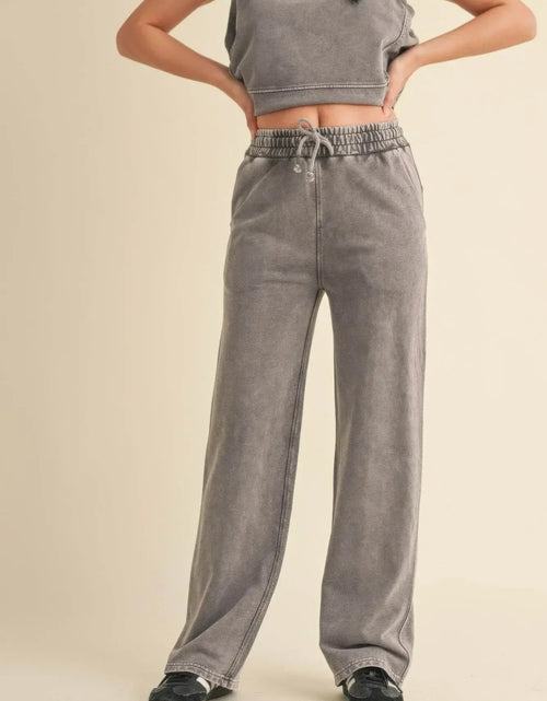 Load image into Gallery viewer, Evorin Women's French Terry Mineral Wash Jogger Pants
