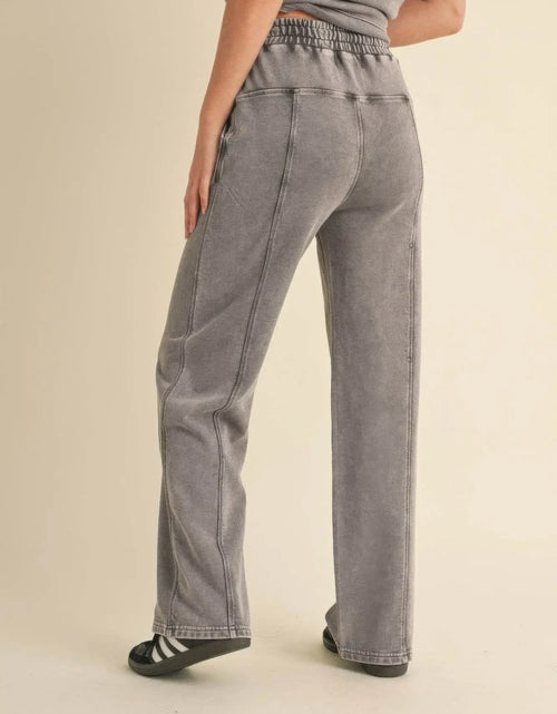 Load image into Gallery viewer, Evorin Women's French Terry Mineral Wash Jogger Pants
