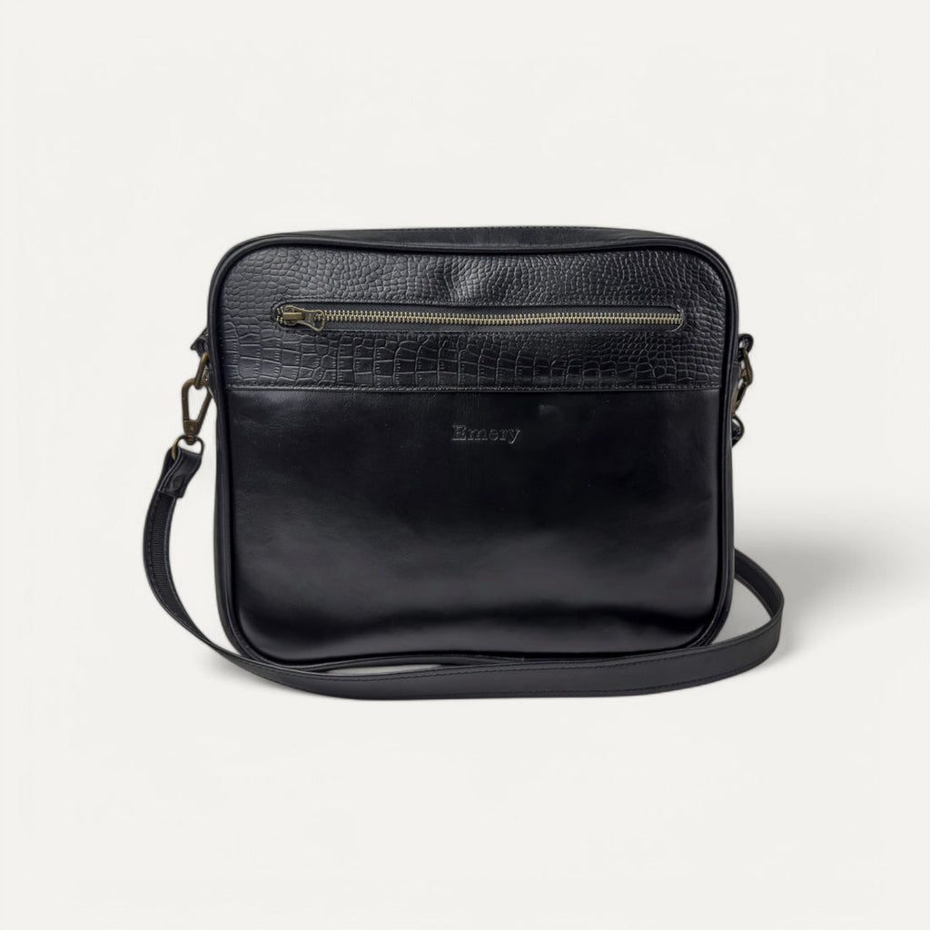 Adler Messenger Bag black