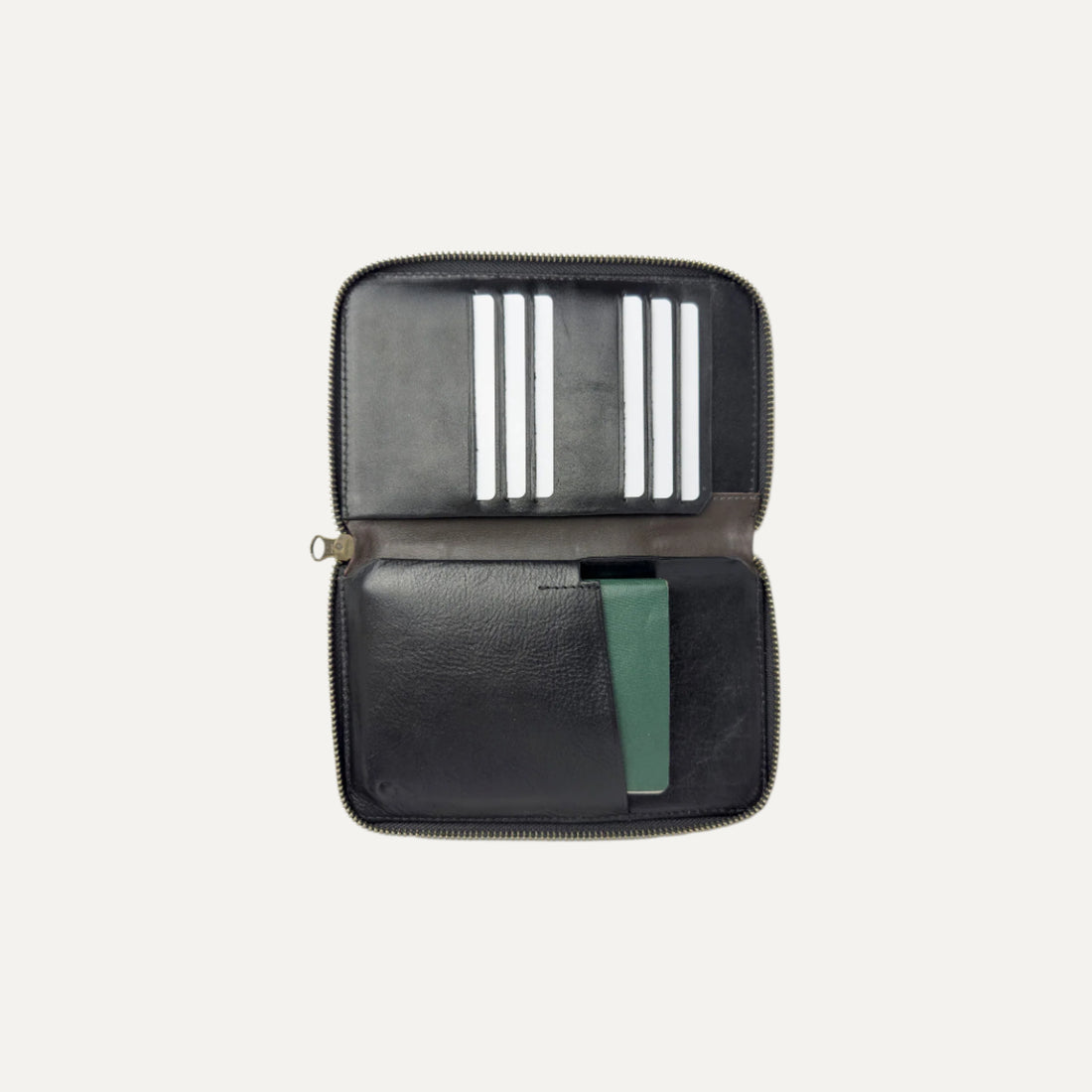 Voyager Passport Folio black