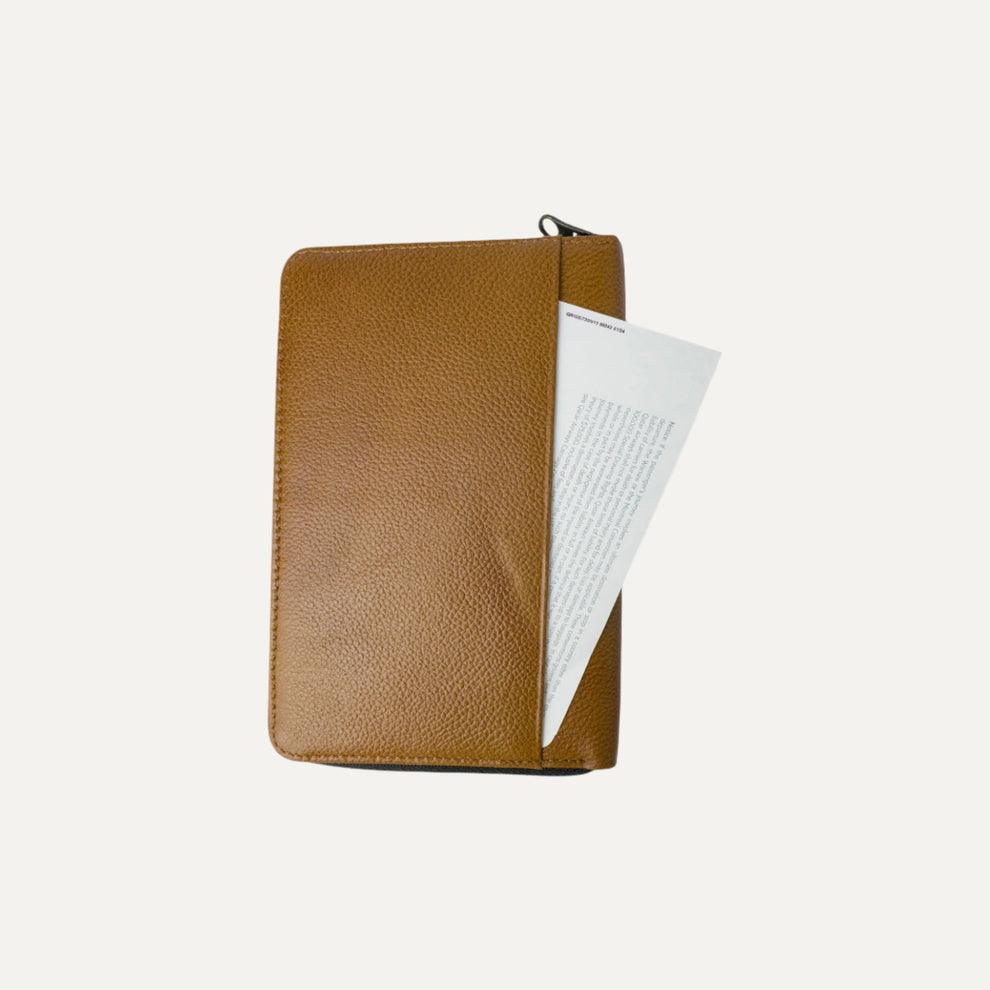 Voyager Passport Folio tan
