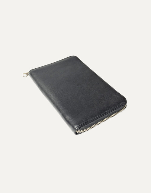 تحميل الصورة إلى عارض المعرض، Voyager Passport Folio black
