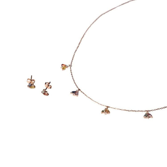 قلادة دانا من الياقوت الأزرق