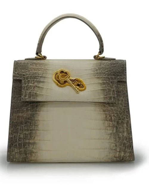 تحميل الصورة إلى عارض المعرض، حقيبة ليدي كاردينال تايم كيز هيمالايا من الجلد البيج المنقوش بنقشة جلد التمساح
