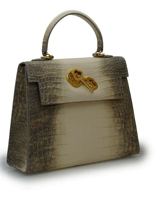 تحميل الصورة إلى عارض المعرض، حقيبة ليدي كاردينال تايم كيز هيمالايا من الجلد البيج المنقوش بنقشة جلد التمساح
